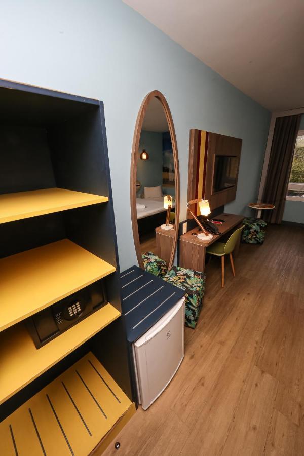Delphin Surf Hotel